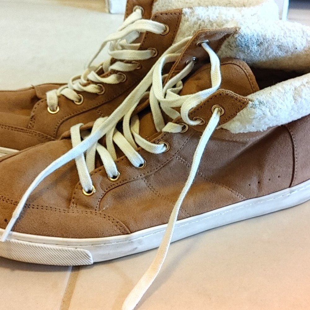 High Ankle Fuzzy Lined Felt Sneakers